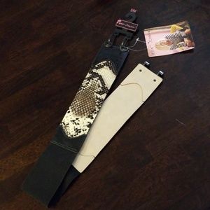 Nwt Betsy Johnson belt